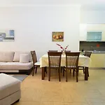 Lakeside Cane Apartment